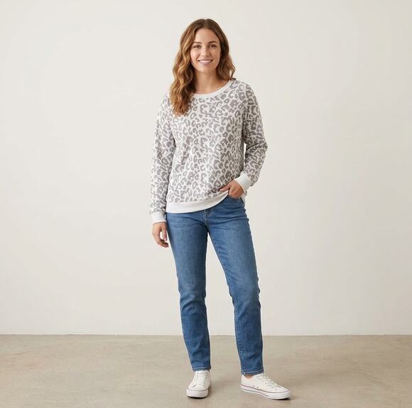 Ecowish Tops - Ecowish Leopard Print Sweatshirt Women’s XL Gray Crewneck Pullover EUC